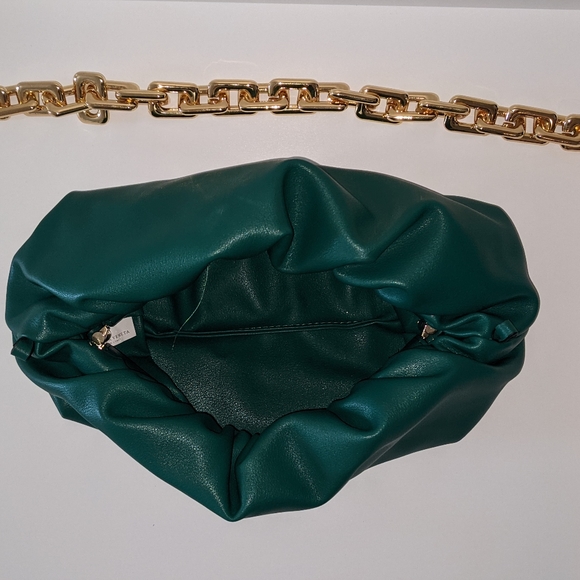Chain Shoulder Bag | Cloud-Shaped Dumpling Clutch Purse Green with Gold - Picture 4 of 5